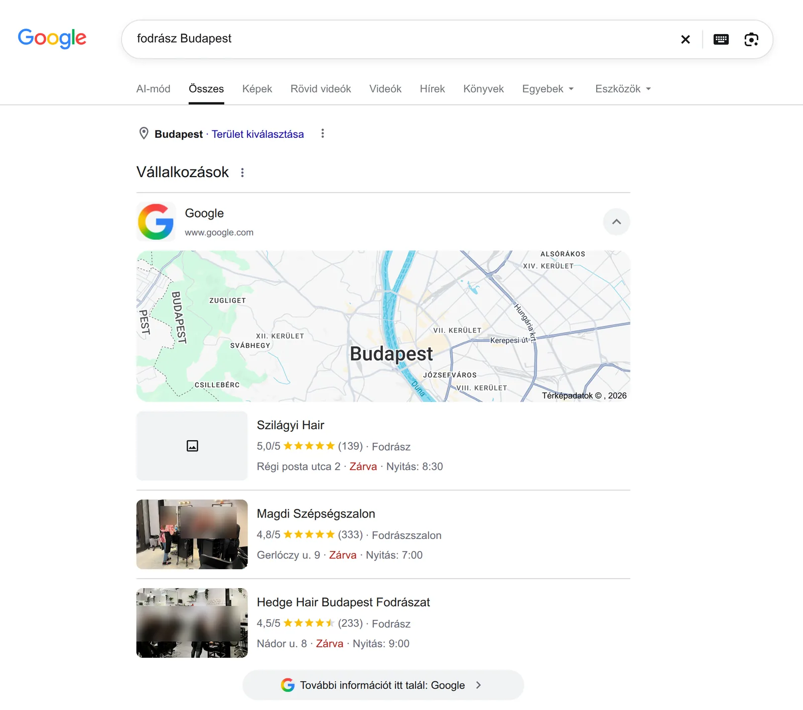 A Google találatai a „fodrász Budapest” keresésre: térképes blokk Budapest térképével és három fodrászszalonnal, értékeléssel, a vélemények számával, címmel és nyitvatartással.